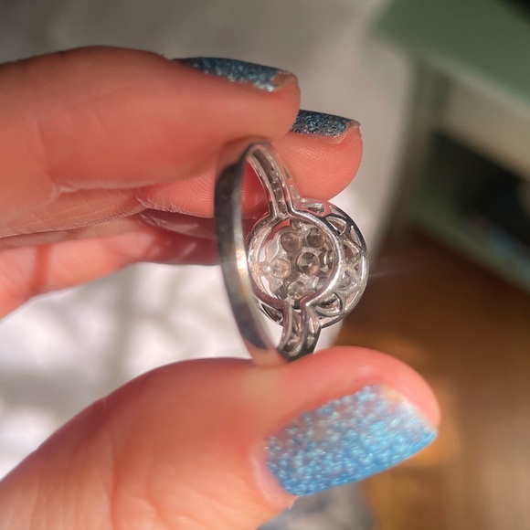 Diamond Ring - Picture 7 of 10